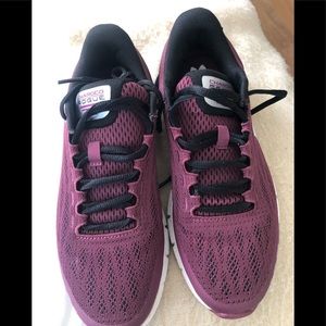 SOLD Under Armour Sneakers